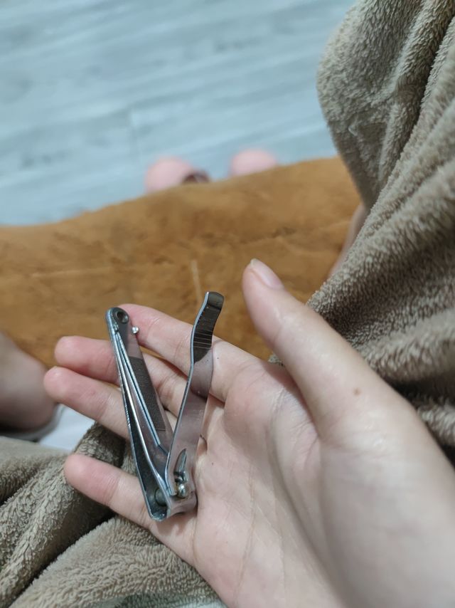 手指甲太长怎么办，指甲刀教你