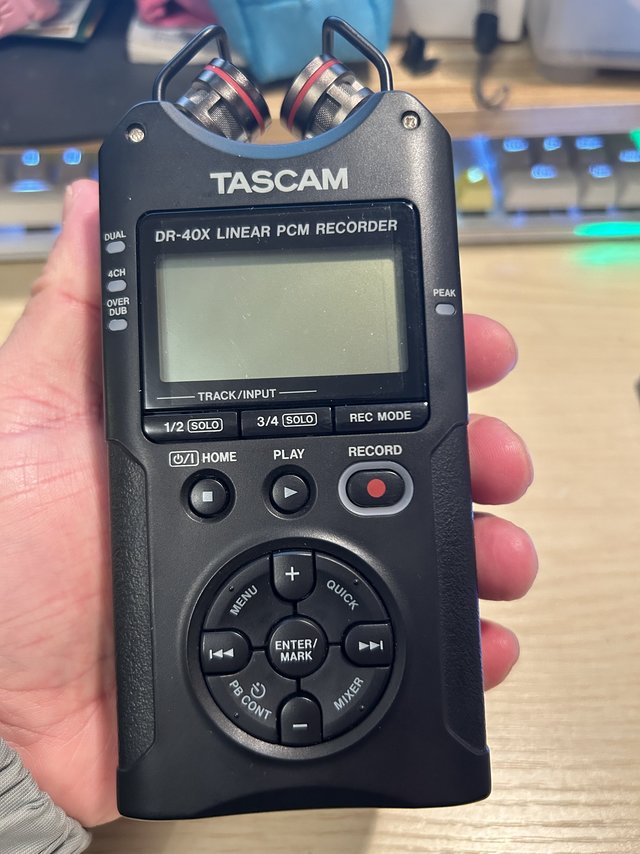 tascam dr40x 既是声卡又是录音笔和话筒，