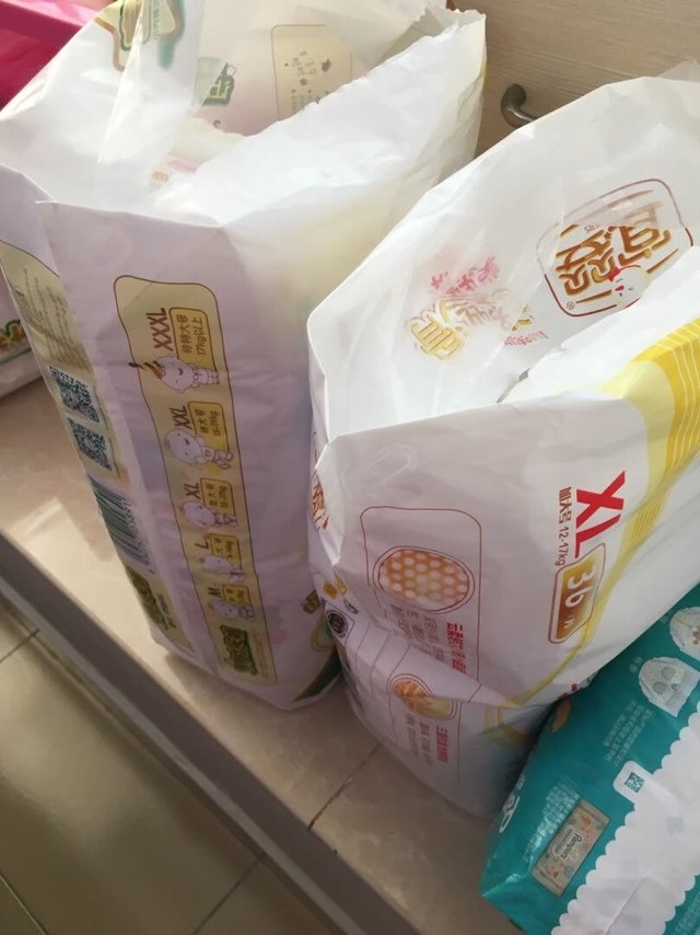 宝宝用这个牌子纸尿裤大半年了，超薄柔软，