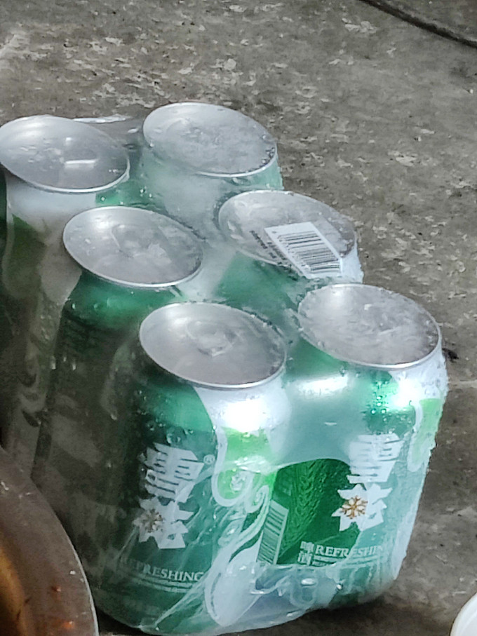 喝雪花啤酒真实图片图片