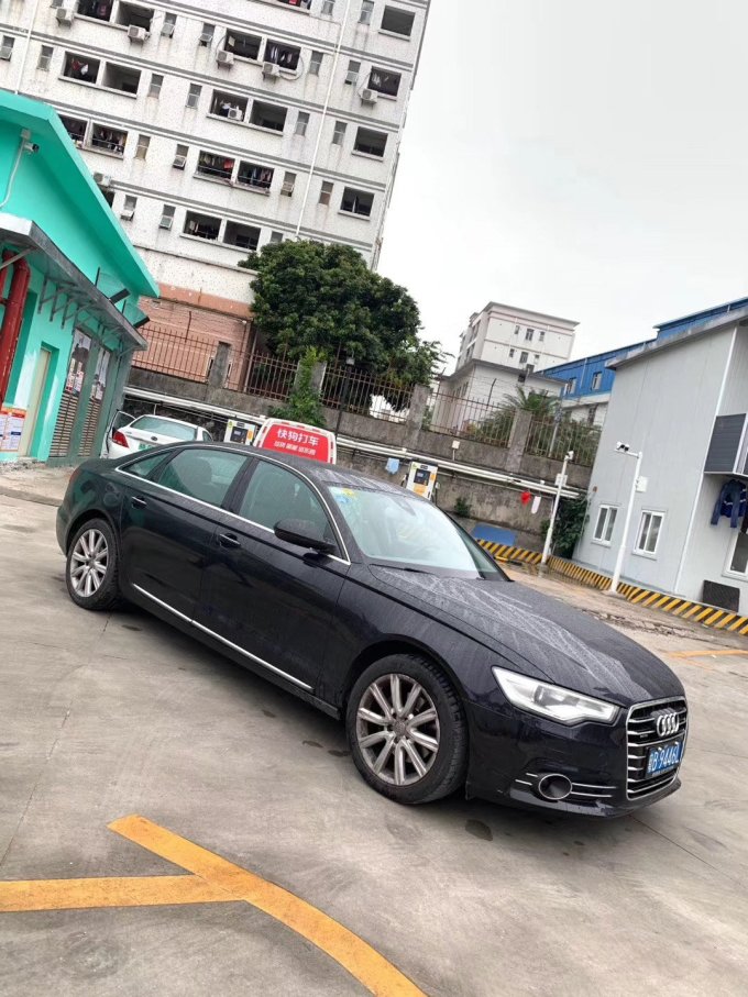 奥迪轿车