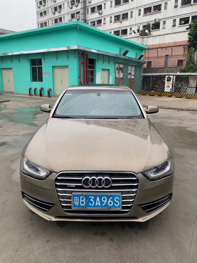 奥迪轿车