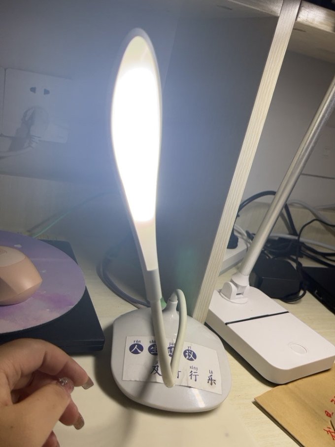 维刚普通台灯