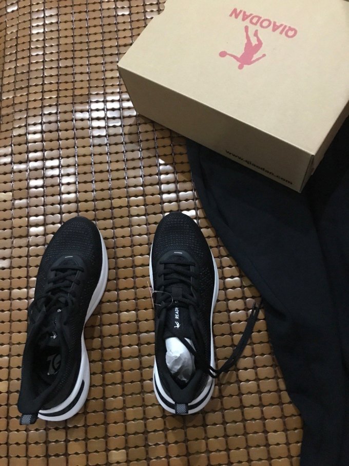 乔丹跑鞋