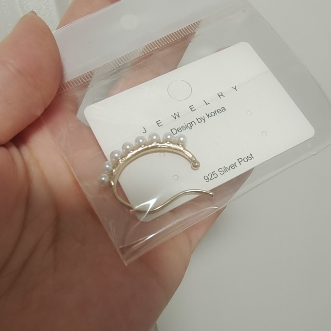 珍珠耳饰