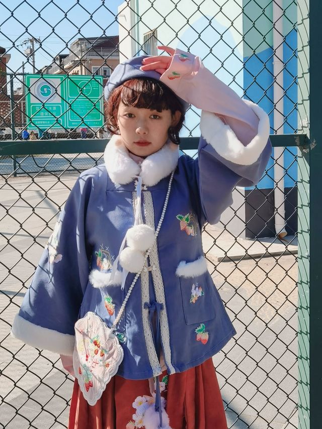 啊这…谁家的大头娃娃出来了❓