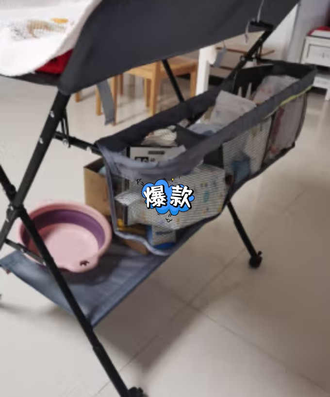 婴儿床