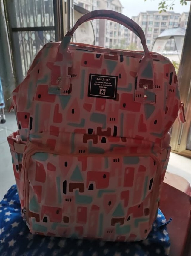 选了很久的妈咪包，纠结半天还是选了这个。