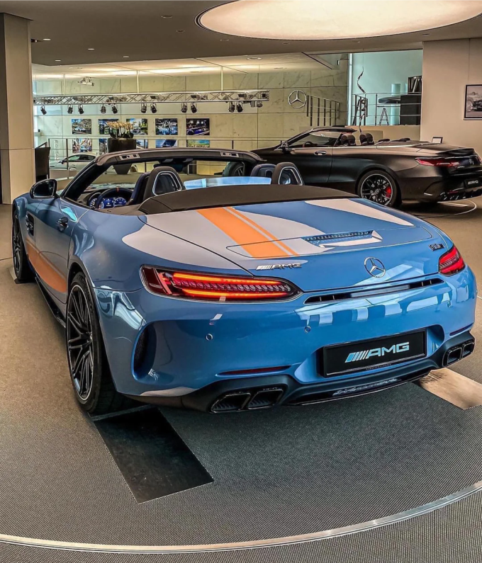 奔驰跑车怎么样 最美的风景 奔驰amg gtc敞篷版!_什么值得买