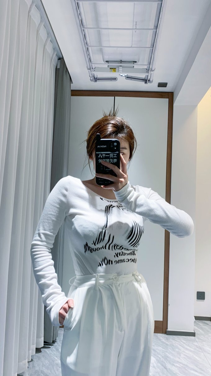 女上装