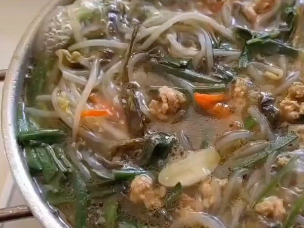 超级好吃的酸菜肉沫粉
