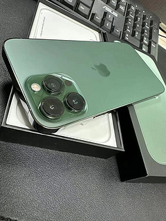 拜托绿色的苹果手机真的很高级