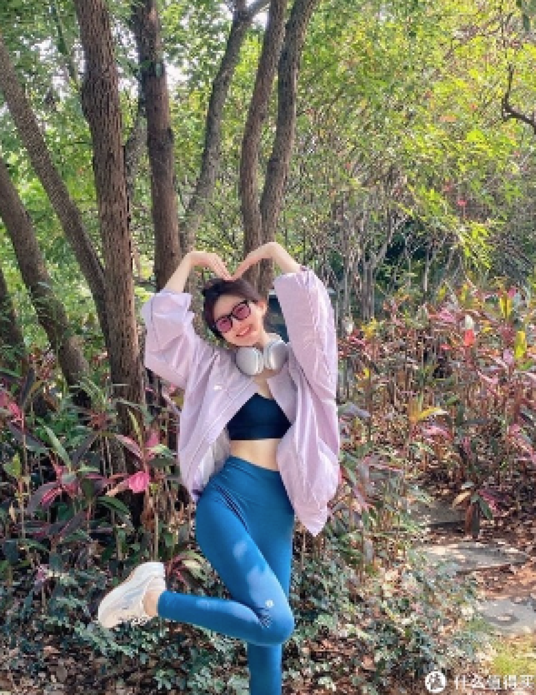 尺度很大吗？甜妹赵露思都爱的运动辣妹装到底怎么穿？