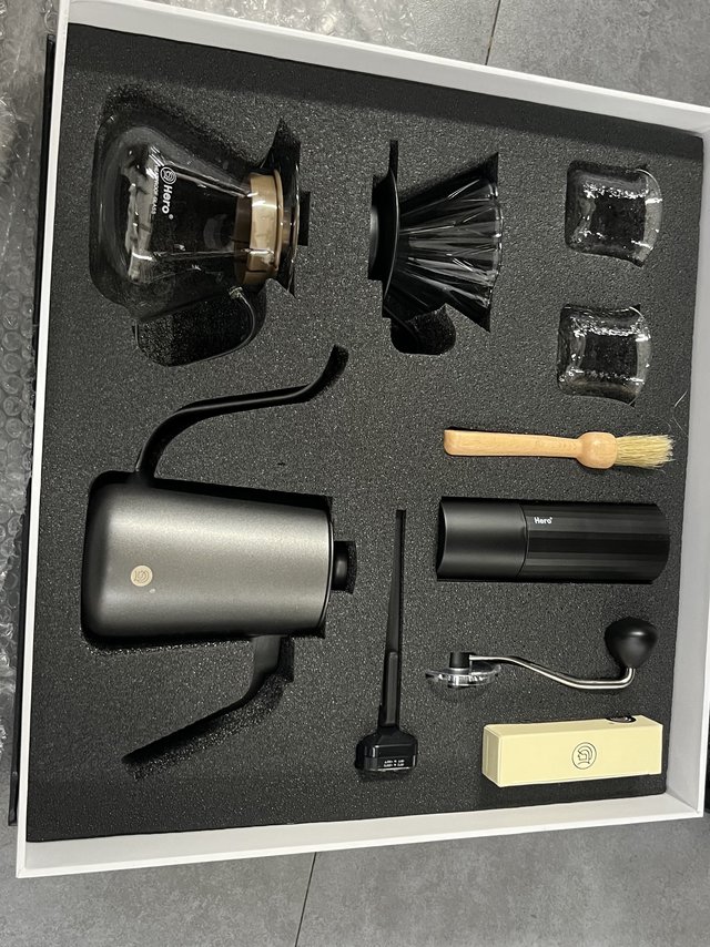 送朋友的,双十一前买的,很精致。朋友收到