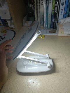 宿舍里用的充电台灯