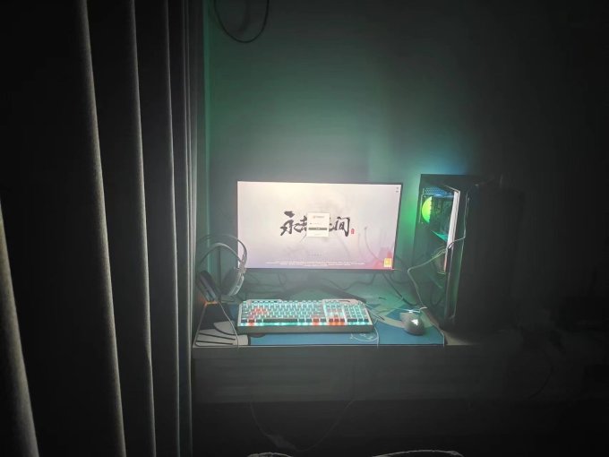 惠科显示器