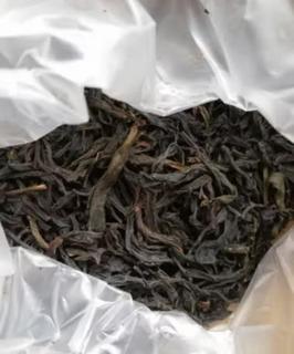 茶汤色泽清亮，富含浓郁乌龙茶香