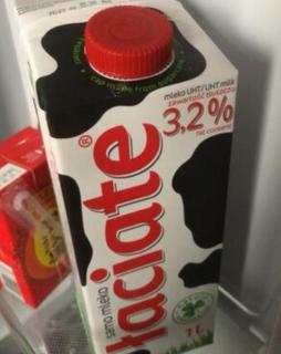  波兰的牛奶品牌，奶香味十足