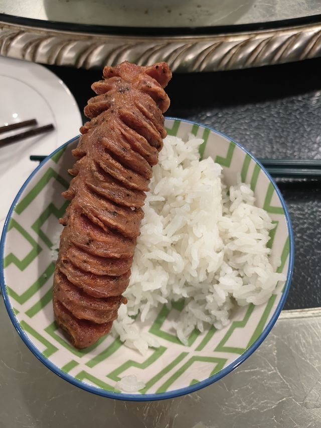 巨无霸烤肠，吃起来心满意足
