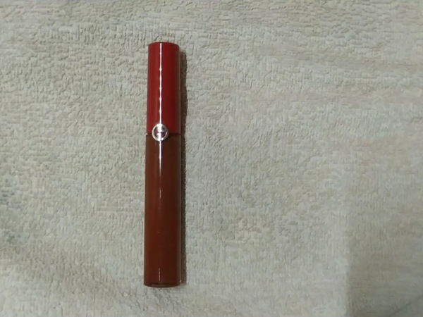 作为一名追星女孩怎么少的了买阿玛尼唇釉呢