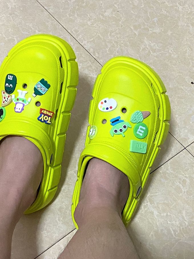 图思龙女式拖鞋