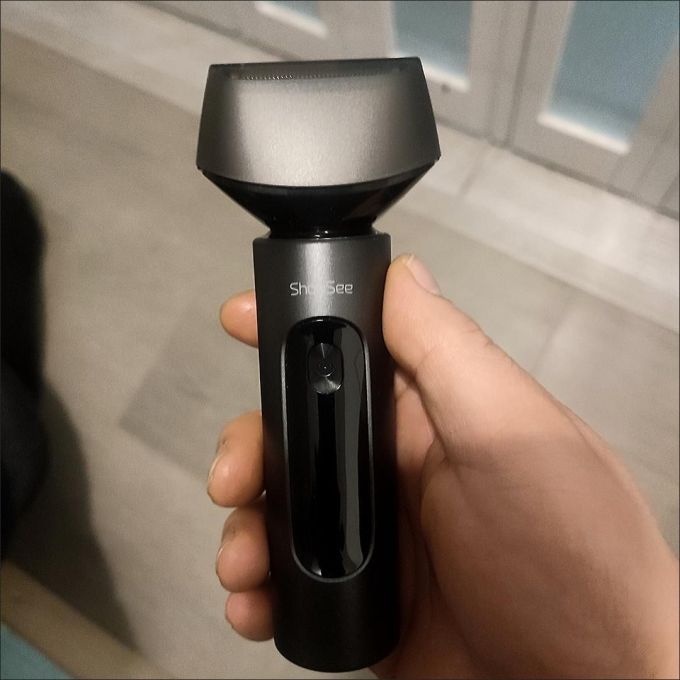 小适电动剃须刀