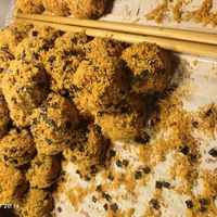 夜市的海苔肉松小贝很不错