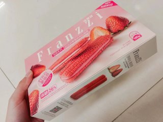 法丽兹红丝绒草莓味夹心曲奇