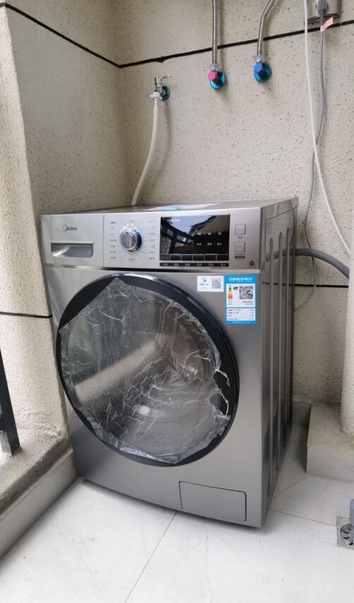 洗衣机外形美观大气,颜色上档次,10kg