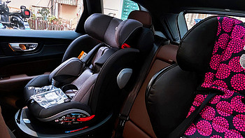 XC60 篇四：沃尔沃XC60 安装 儿童安全座椅