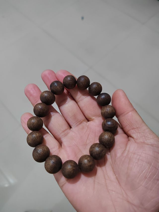 天然沉香木佛珠手串，想要吗？