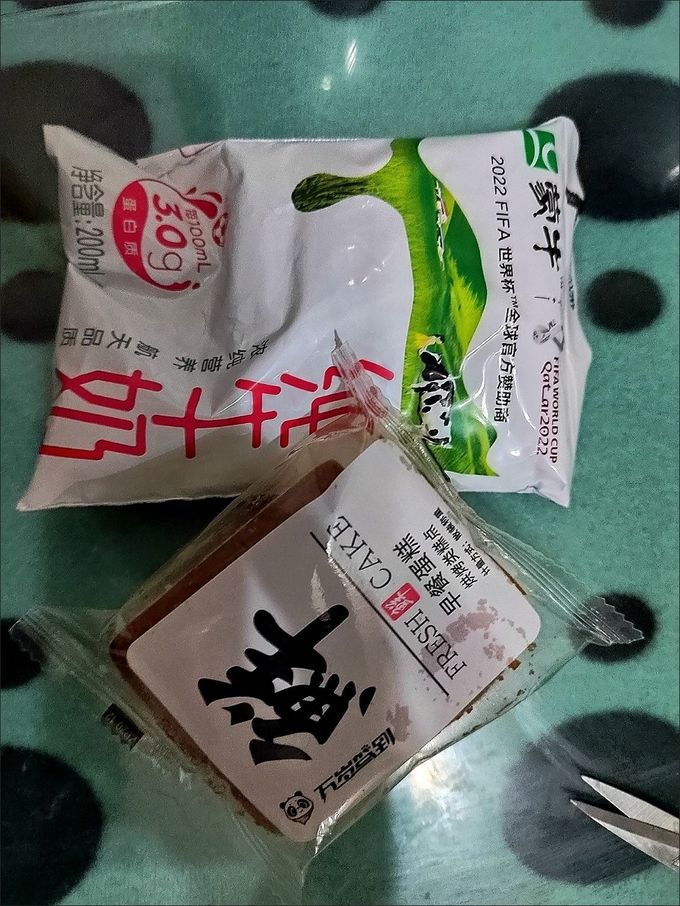 蒙牛饼干糕点