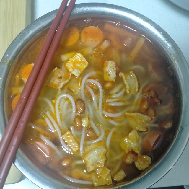 巨好吃的柳州螺蛳粉！