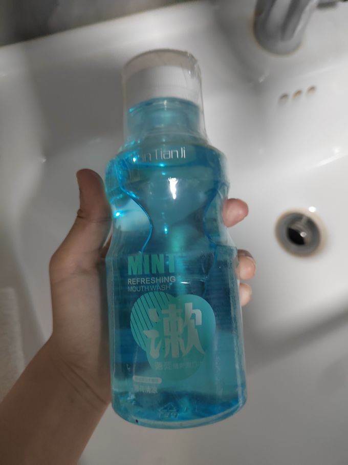 卡莉婕漱口水