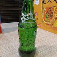 啤酒🍺？其实是瓶子像啤酒瓶的雪碧