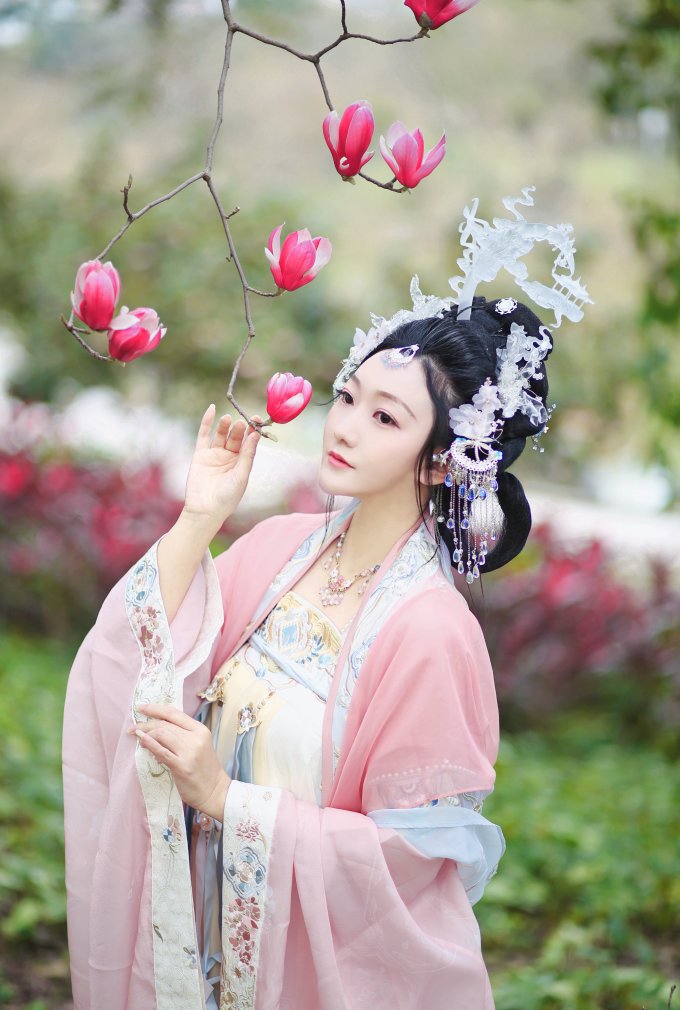十三余汉服