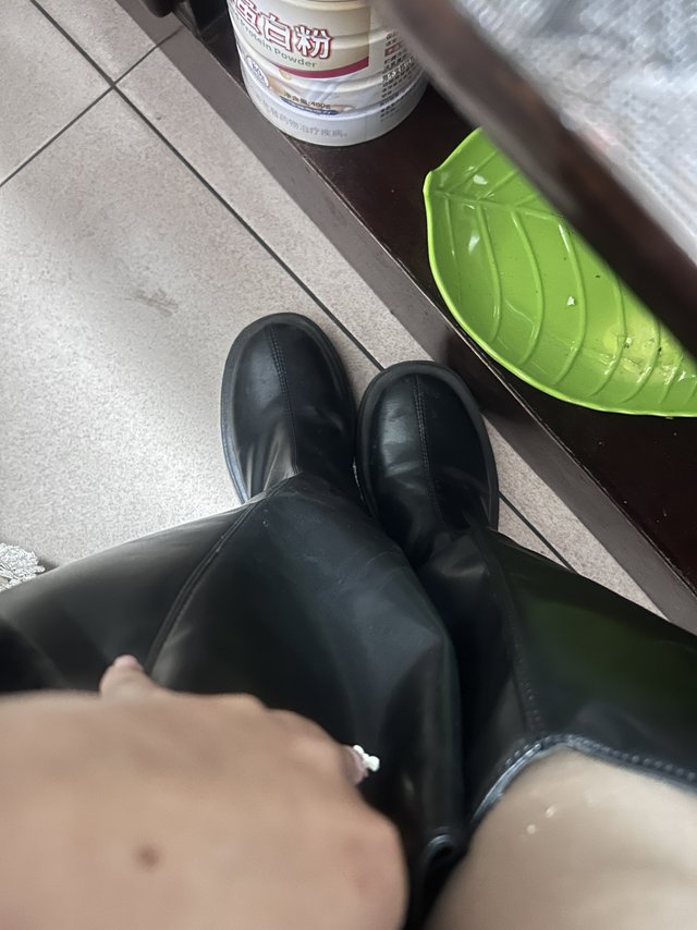 高筒靴，显瘦百搭，不错