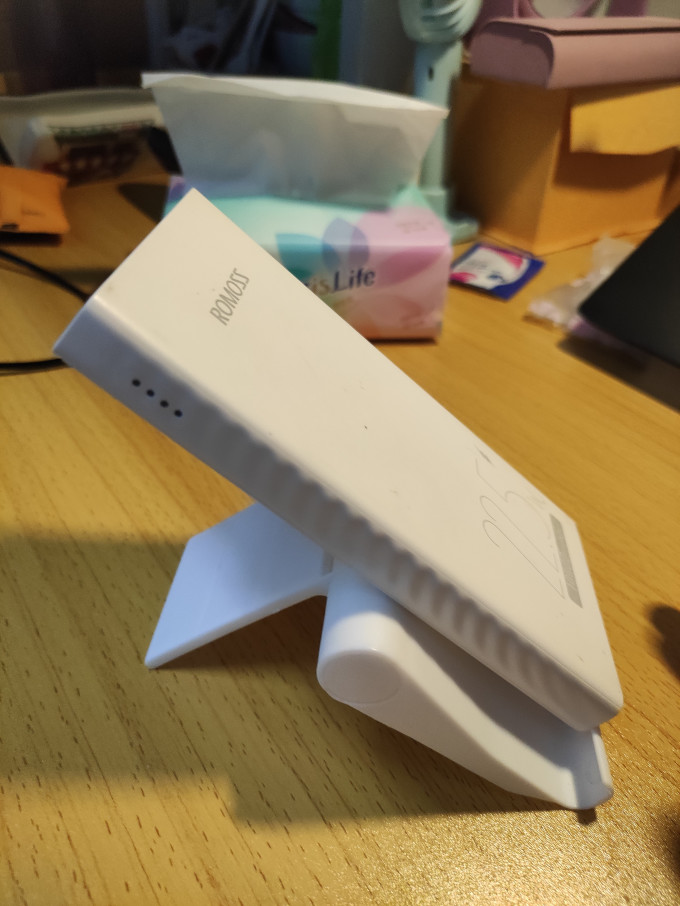 罗马仕移动电源