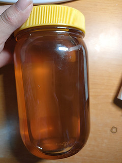 冠生园的大瓶蜂蜜甜滋滋的!