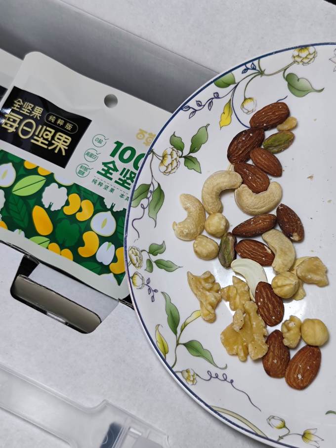 百草味综合坚果