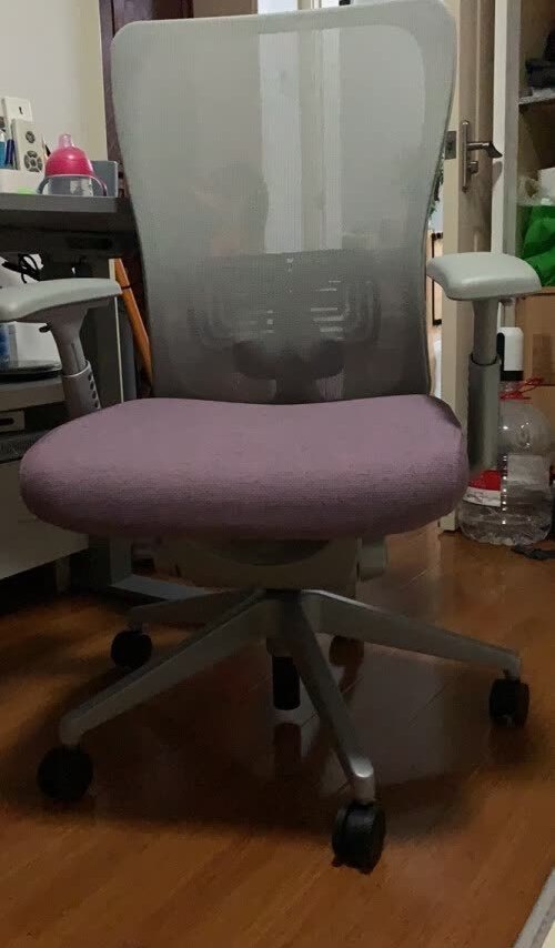 确实坐的舒服，上下前后都能调整，移动也很