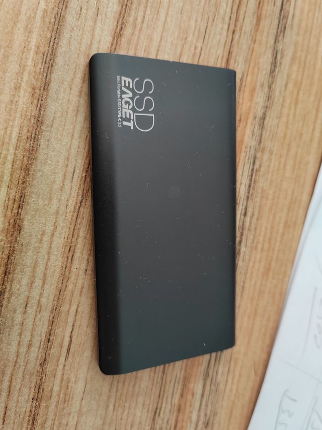 办公方便的轻薄移动硬盘