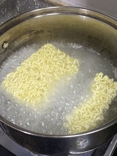 办公室午餐之实惠管饱热干面
