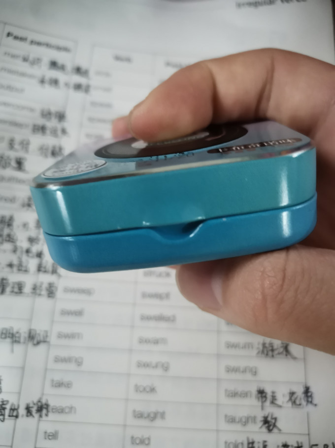 陨石旁的咖啡糖果巧克力