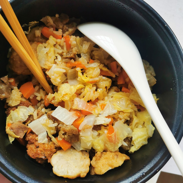 试试老人小孩都喜欢的腊肠闷饭～