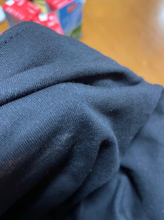 裤子很滑溜厚实没有缝边穿着很舒服