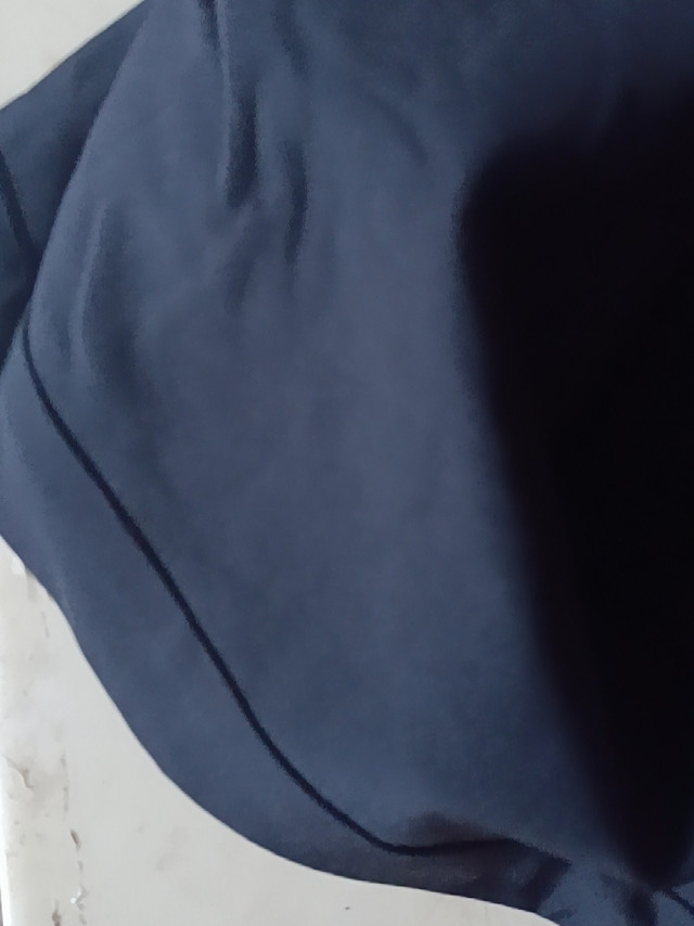 
布料很好，饭缩也很好，穿上很舒服😊
