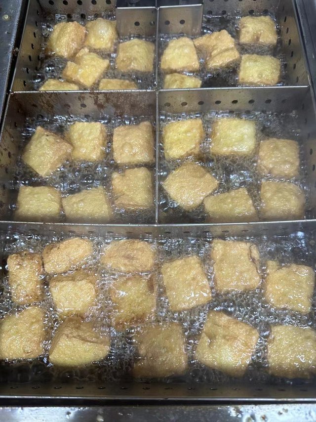 炸起来超好吃的嫩豆腐