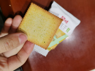 百草味薄脆饼干小零食