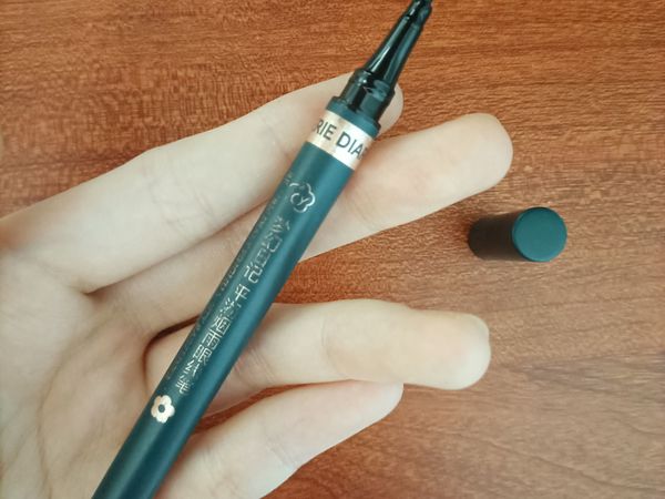 进口柔顺眼线液笔